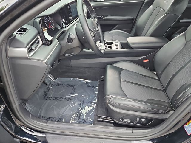 Vehicle image 10 of 35