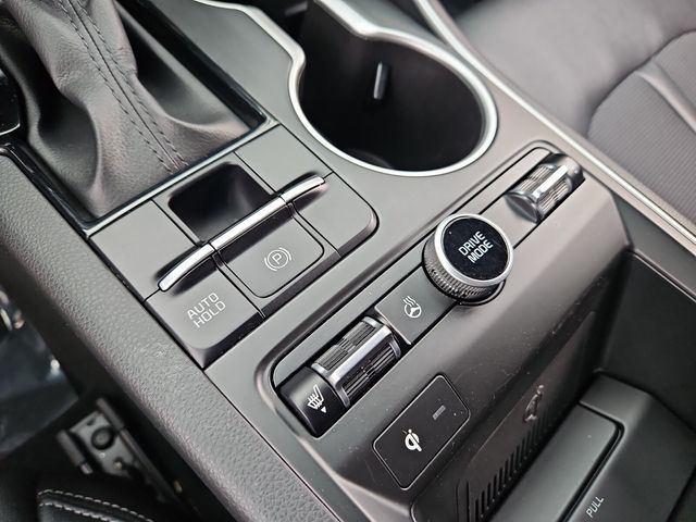 Vehicle image 24 of 35
