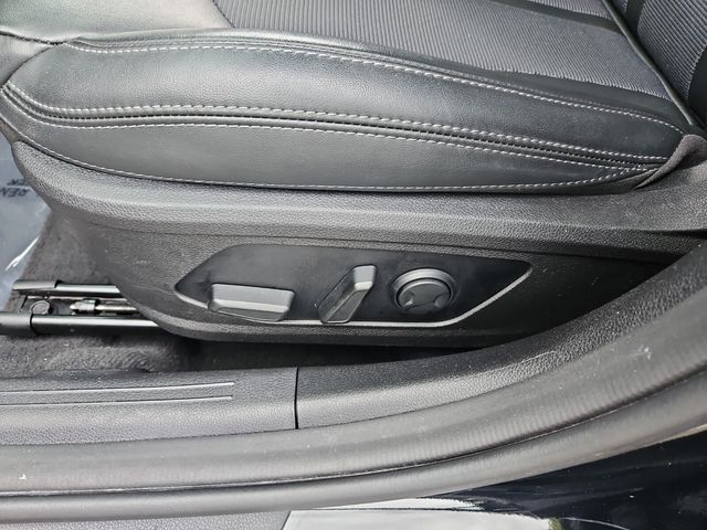 Vehicle image 18 of 35