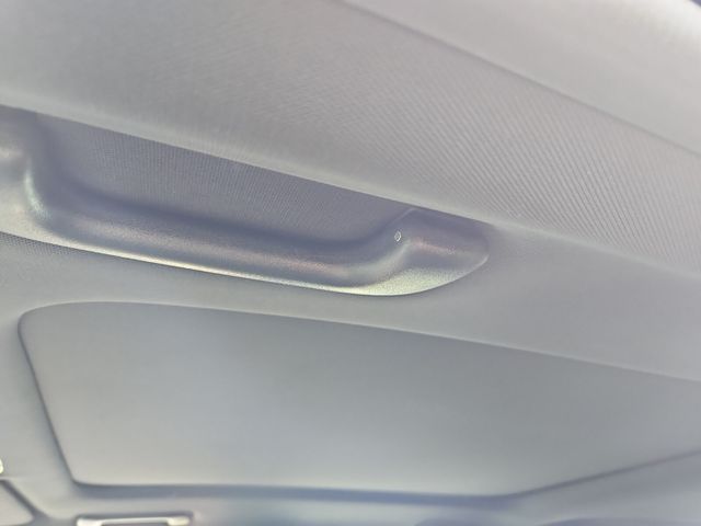 Vehicle image 19 of 35
