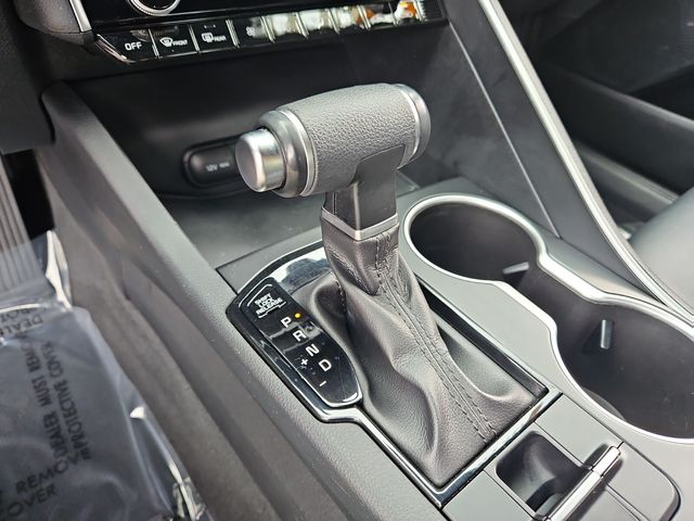 Vehicle image 26 of 35