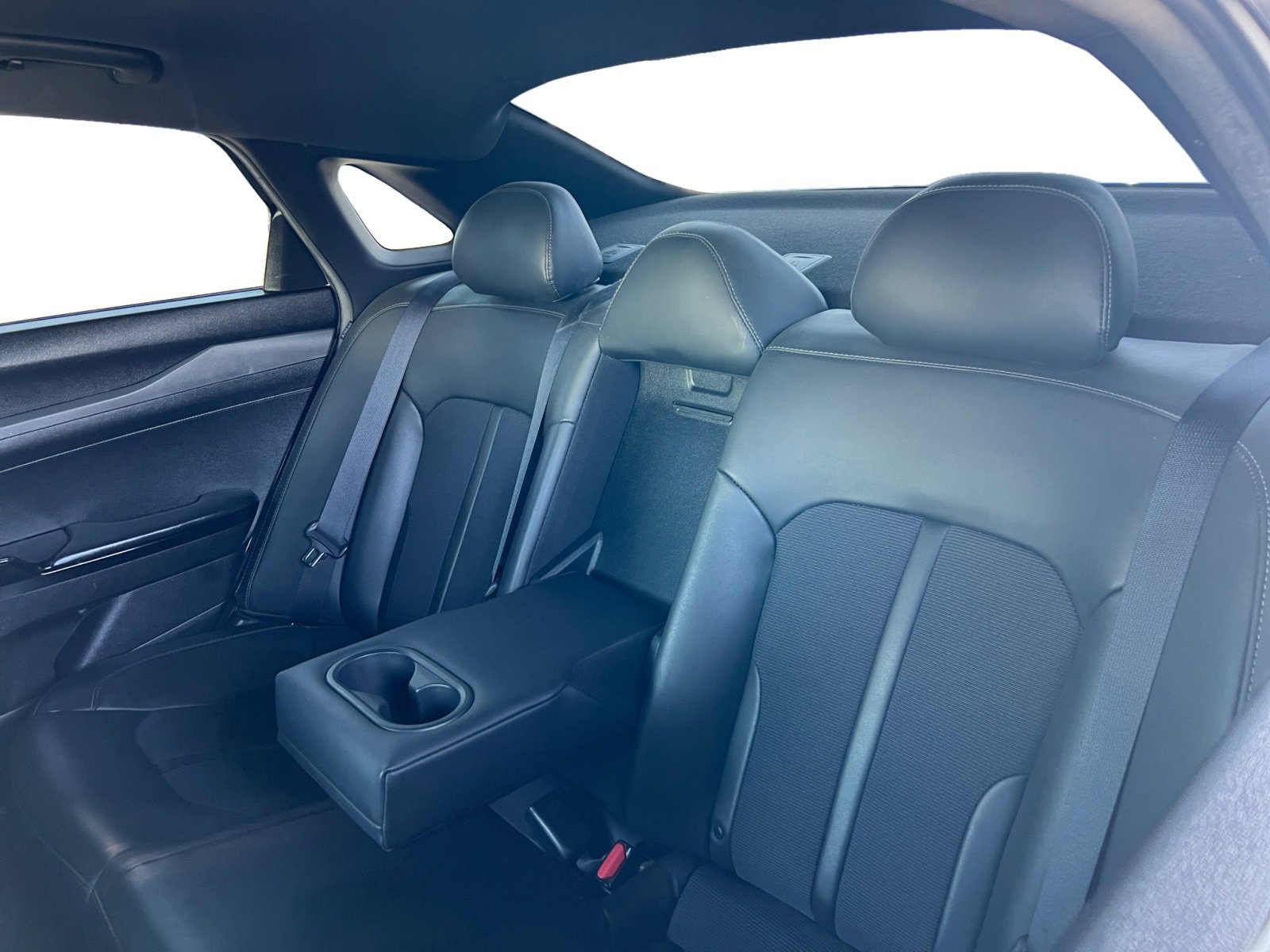 Vehicle image 11 of 21