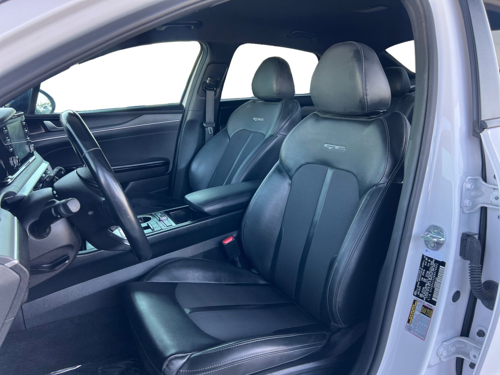 Vehicle image 10 of 21