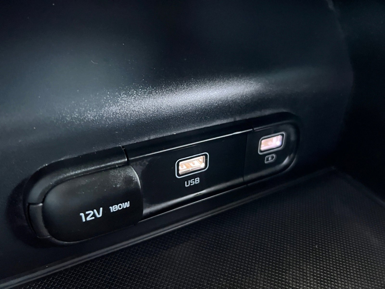 Vehicle image 20 of 21
