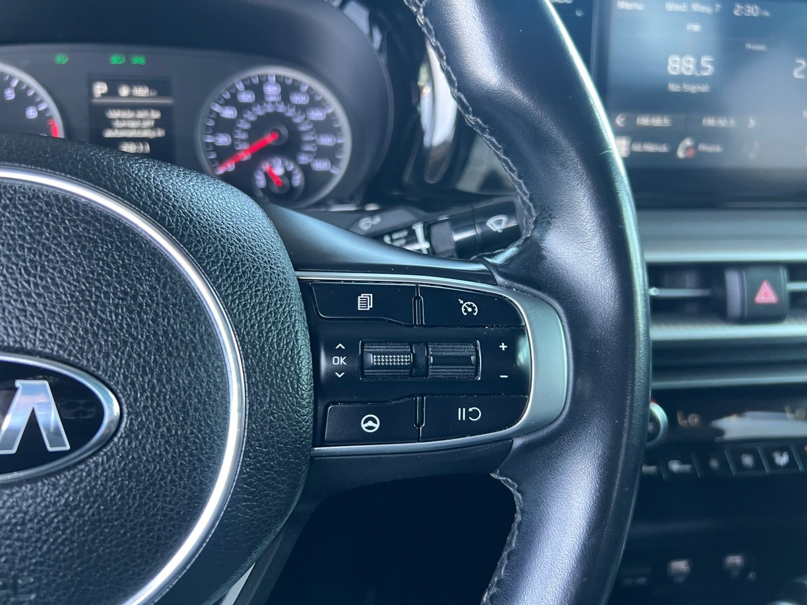 Vehicle image 16 of 21
