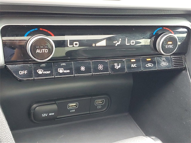 Vehicle image 27 of 30