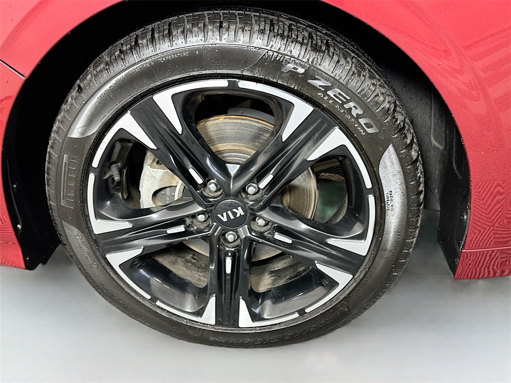 Vehicle image 28 of 30