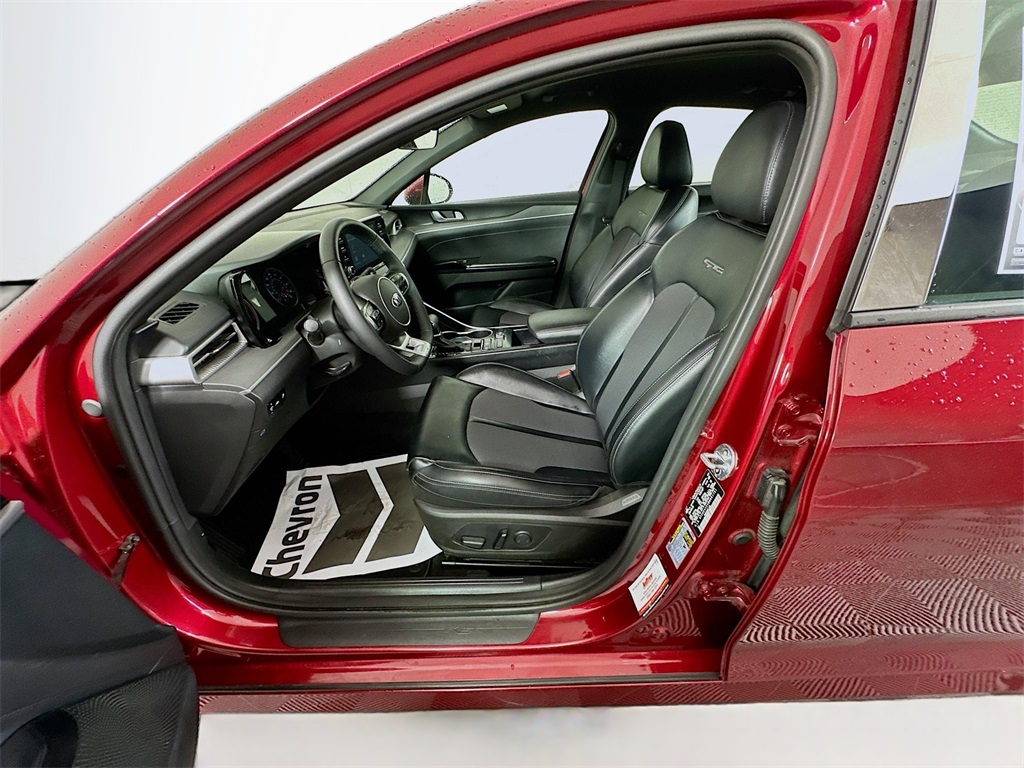 Vehicle image 19 of 30