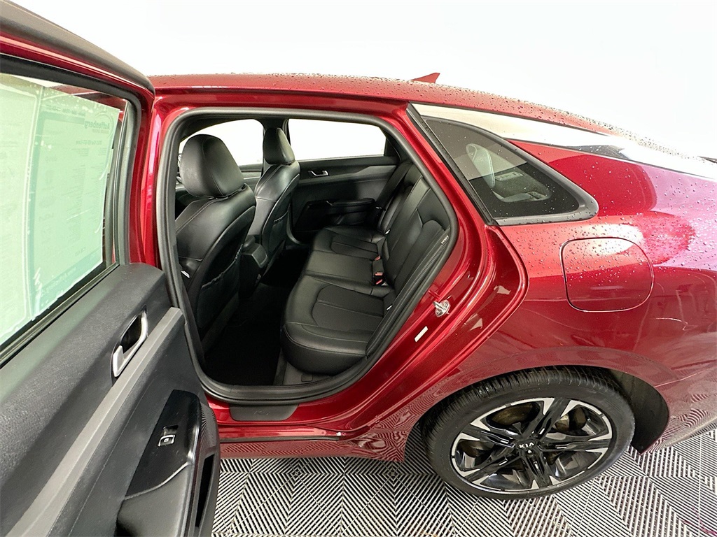 Vehicle image 22 of 30