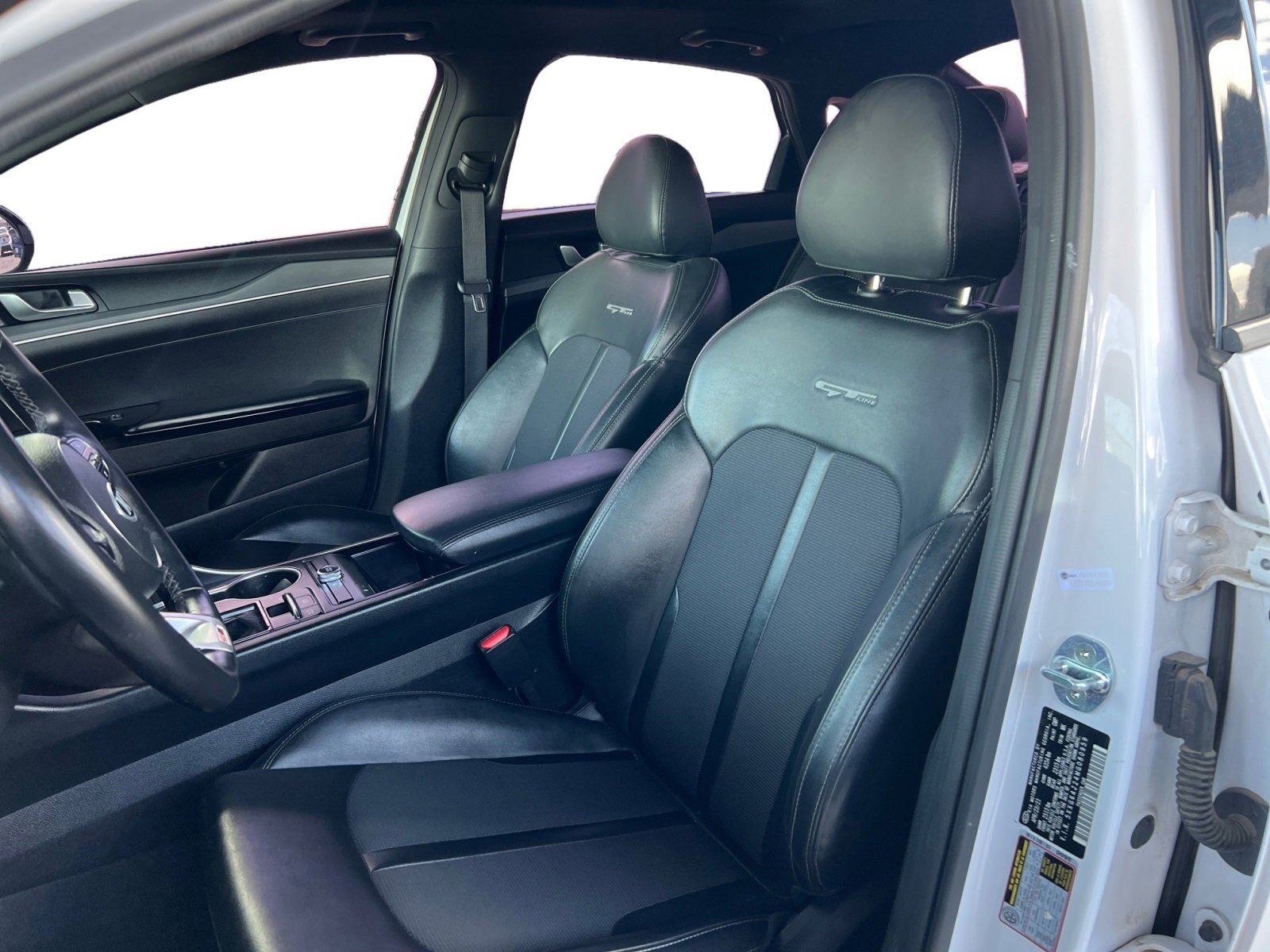 Vehicle image 10 of 19