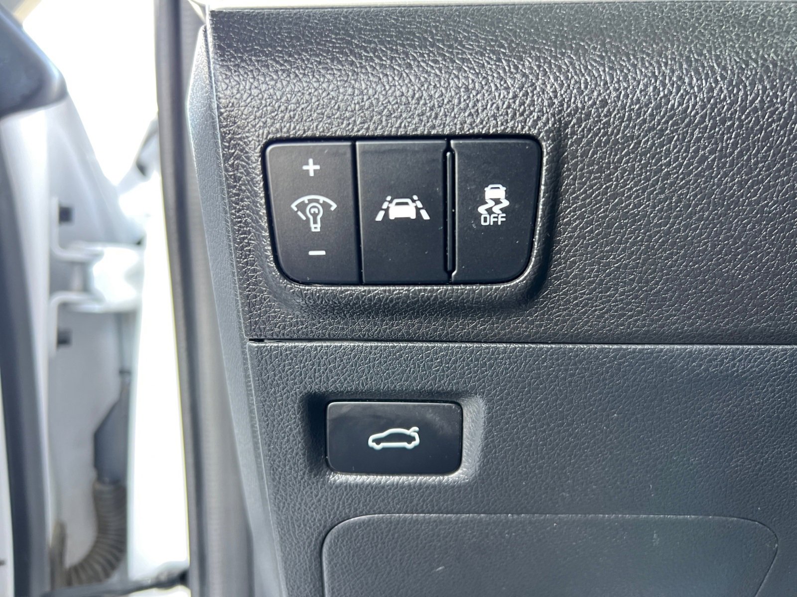 Vehicle image 12 of 19