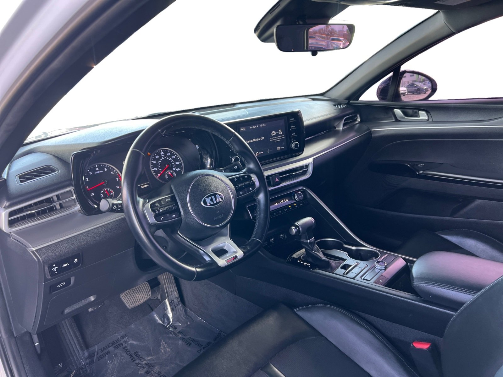 Vehicle image 9 of 19
