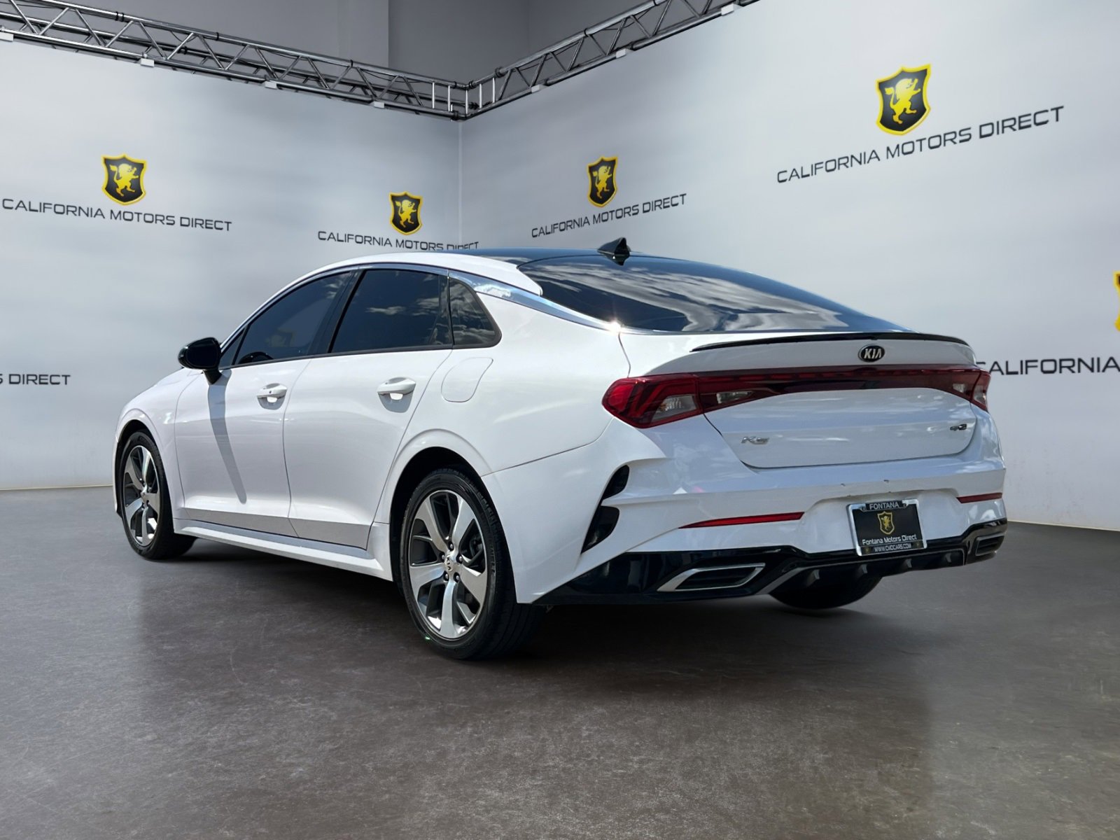 Vehicle image 8 of 19
