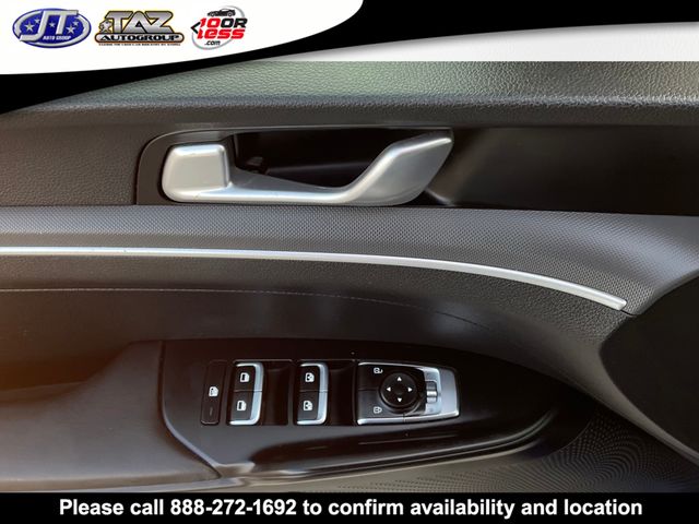Vehicle image 10 of 19