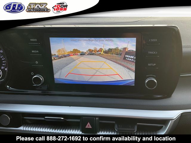 Vehicle image 17 of 19