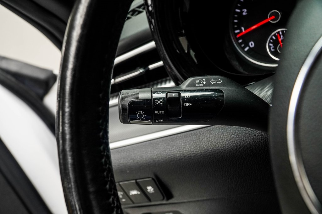 Vehicle image 29 of 38
