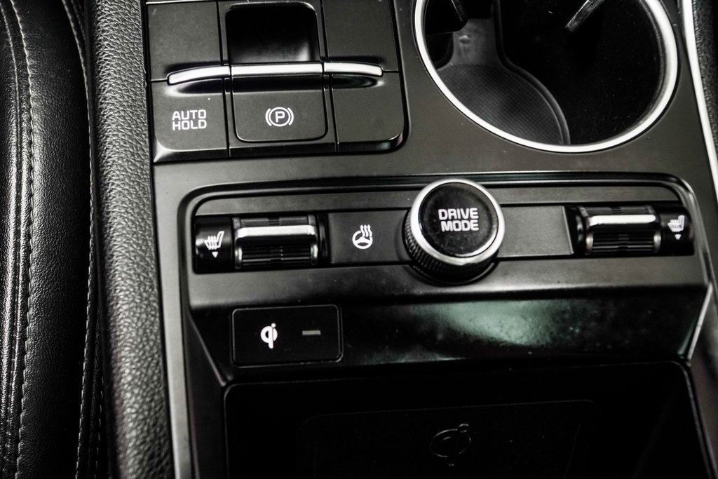 Vehicle image 18 of 38