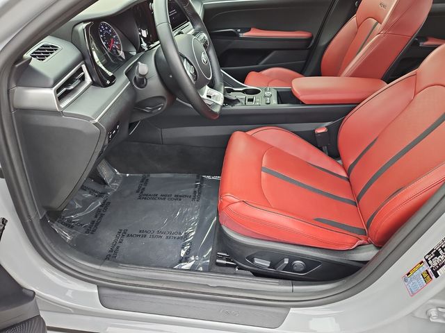 Vehicle image 10 of 34