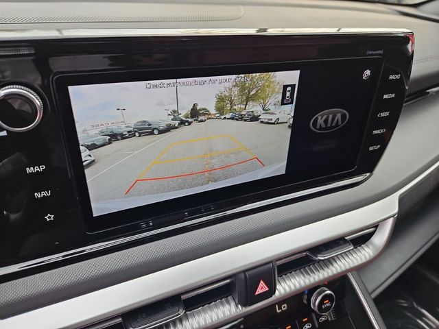 Vehicle image 27 of 34