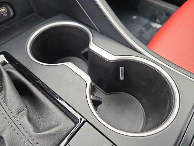 Vehicle image 23 of 34