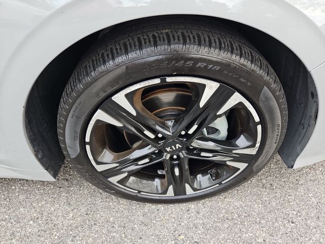 Vehicle image 9 of 34