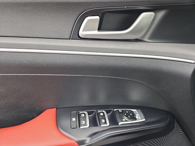 Vehicle image 33 of 34