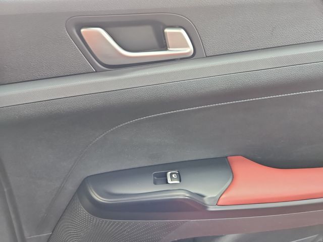 Vehicle image 17 of 34