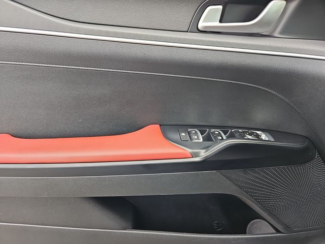 Vehicle image 32 of 34