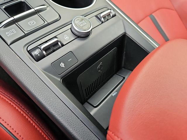 Vehicle image 21 of 34