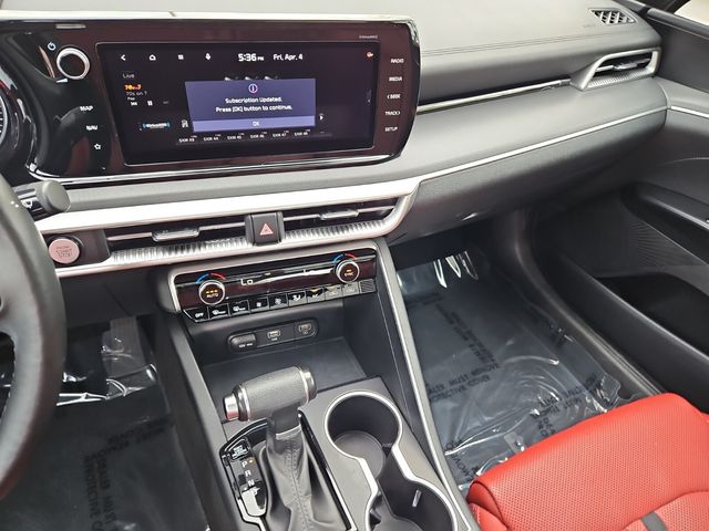 Vehicle image 15 of 34