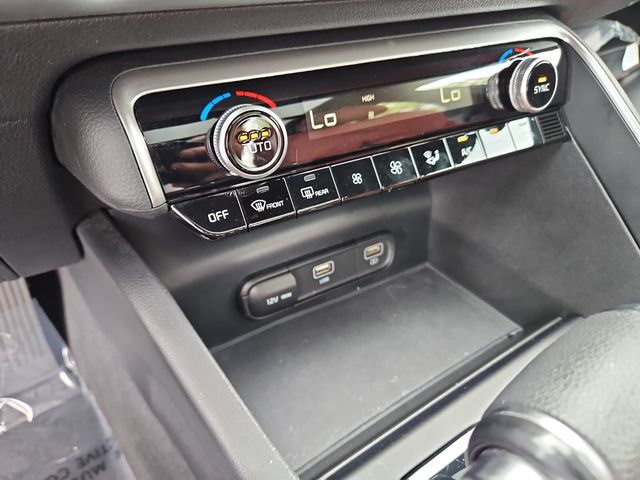 Vehicle image 25 of 34