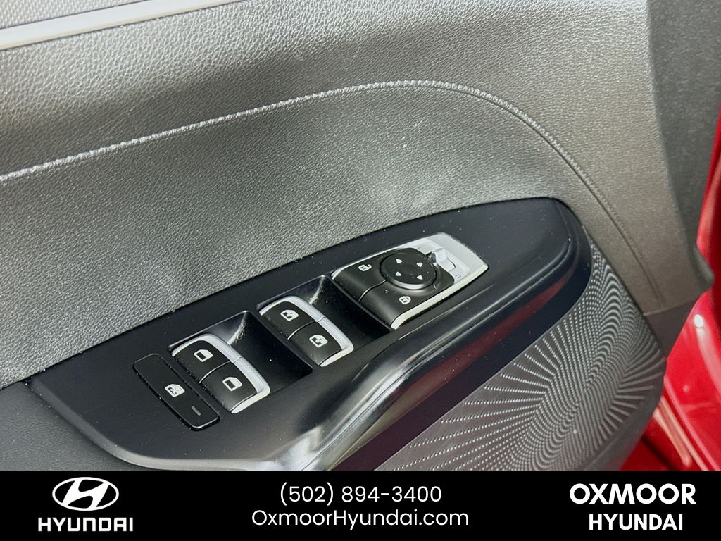 Vehicle image 17 of 38