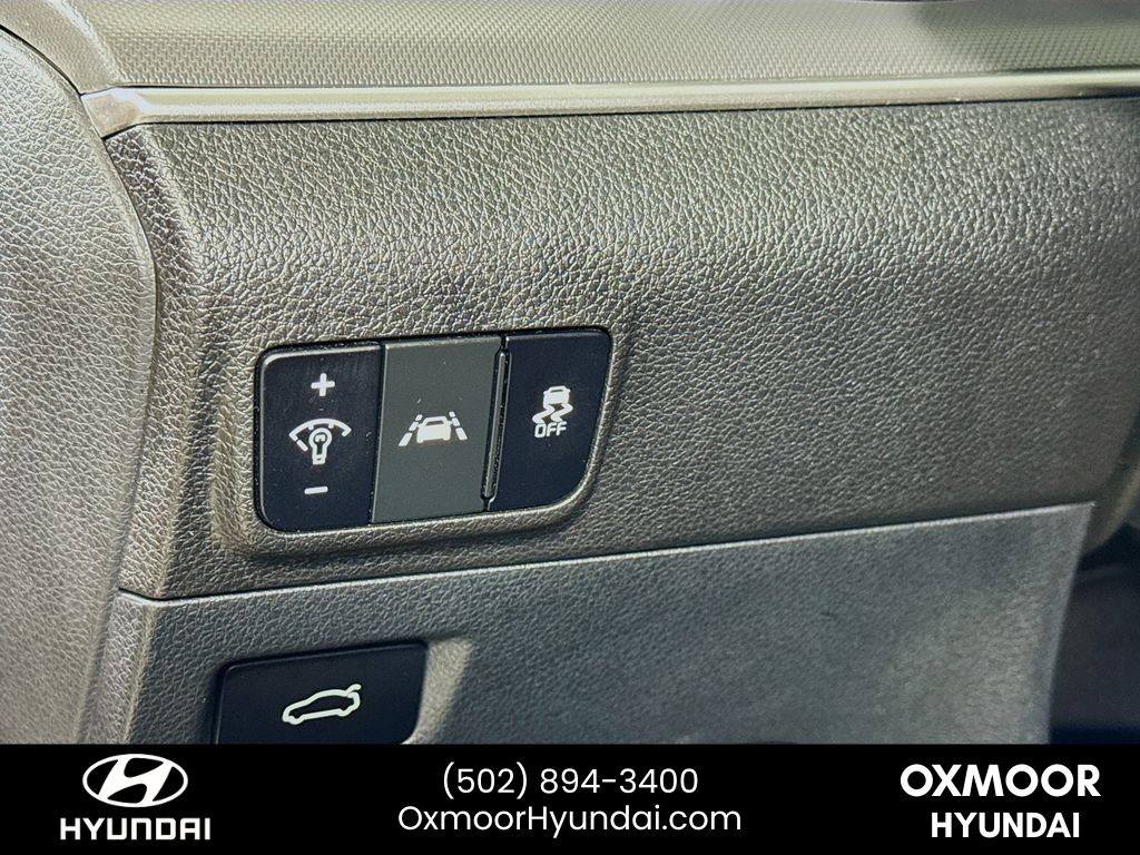 Vehicle image 10 of 38