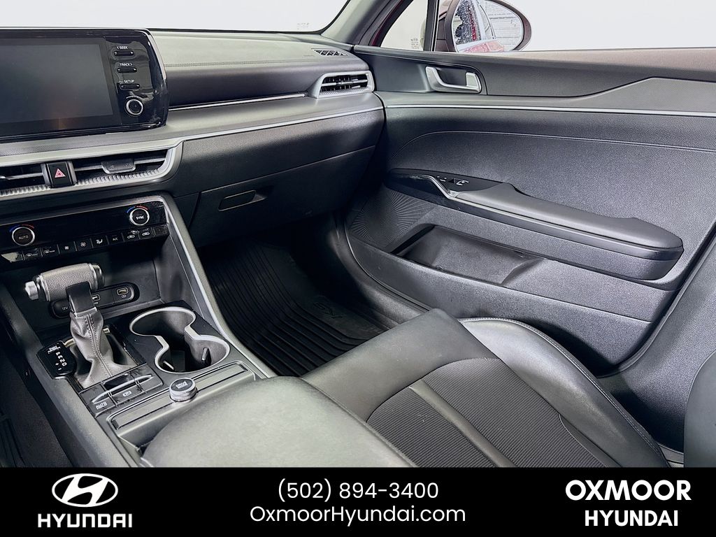Vehicle image 21 of 38