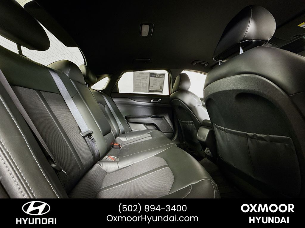 Vehicle image 24 of 38