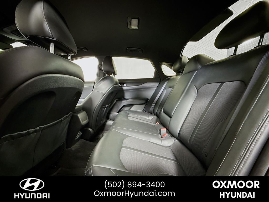 Vehicle image 22 of 38