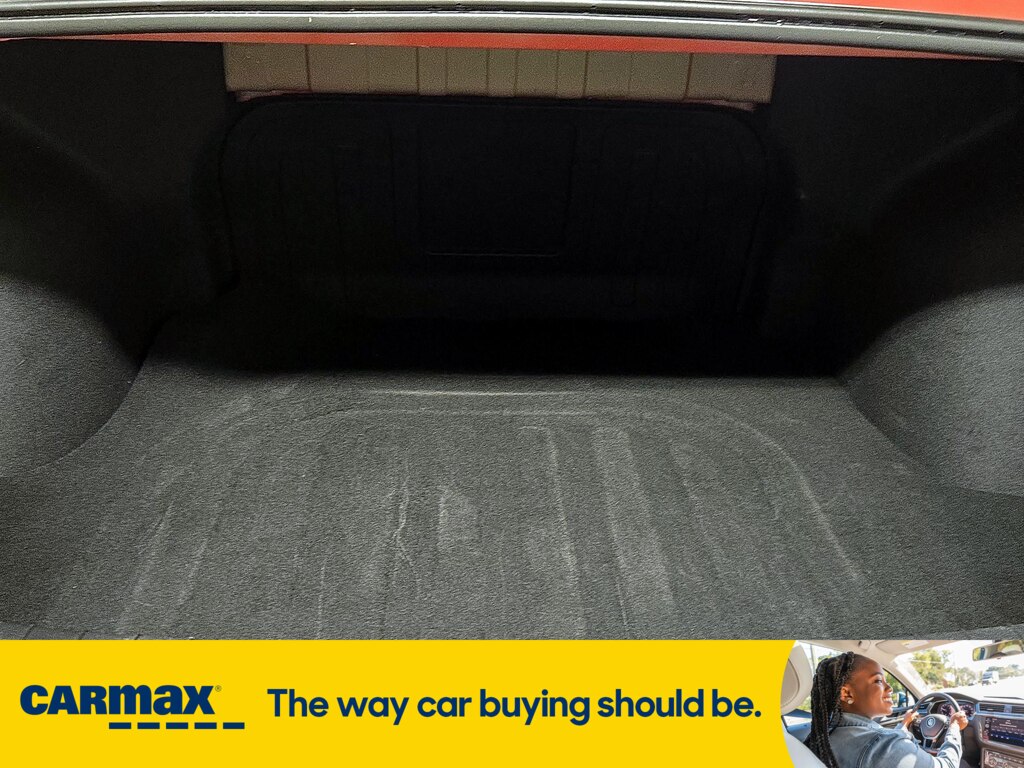 Vehicle image 10 of 27