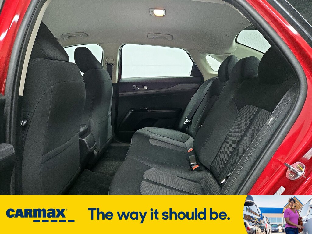 Vehicle image 11 of 27
