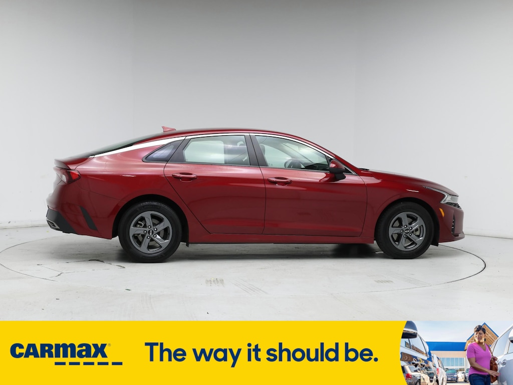 Vehicle image 4 of 27