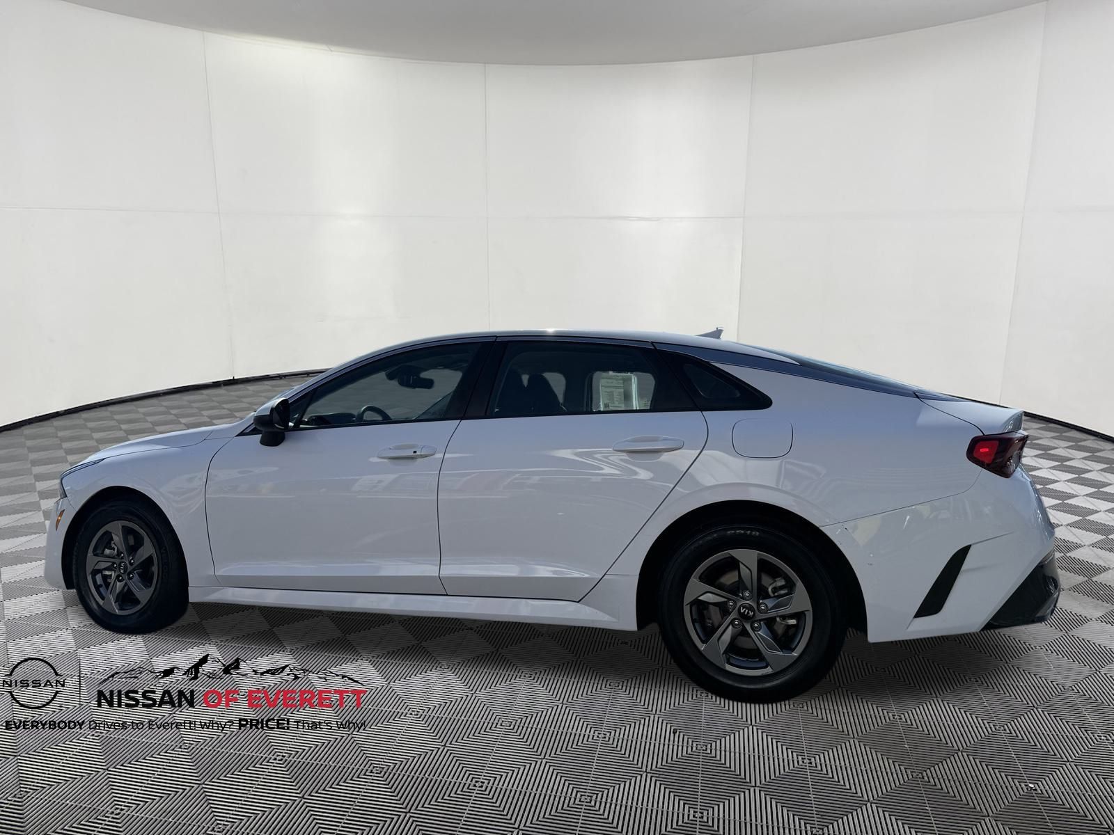 Vehicle image 3 of 22
