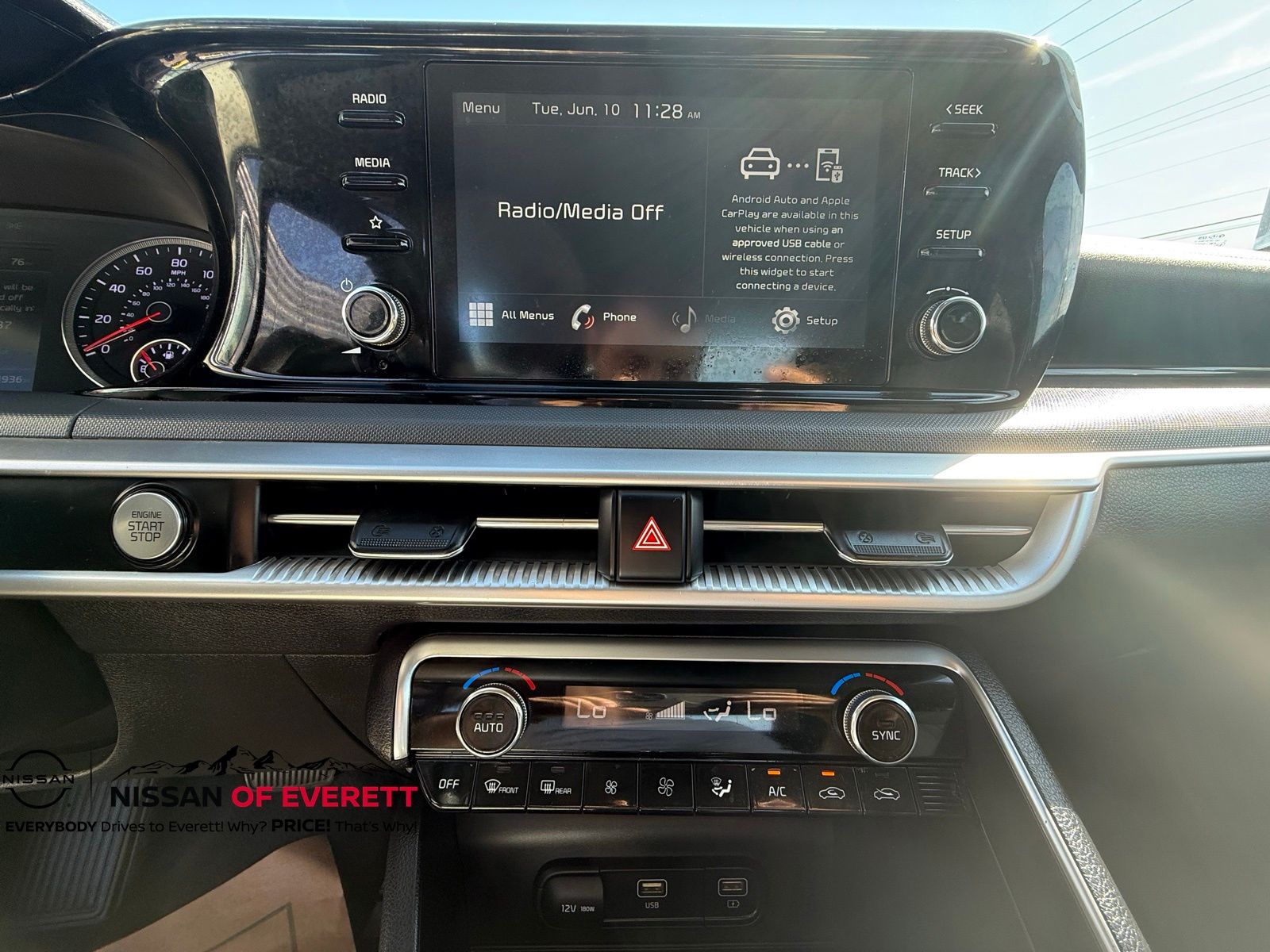 Vehicle image 18 of 22