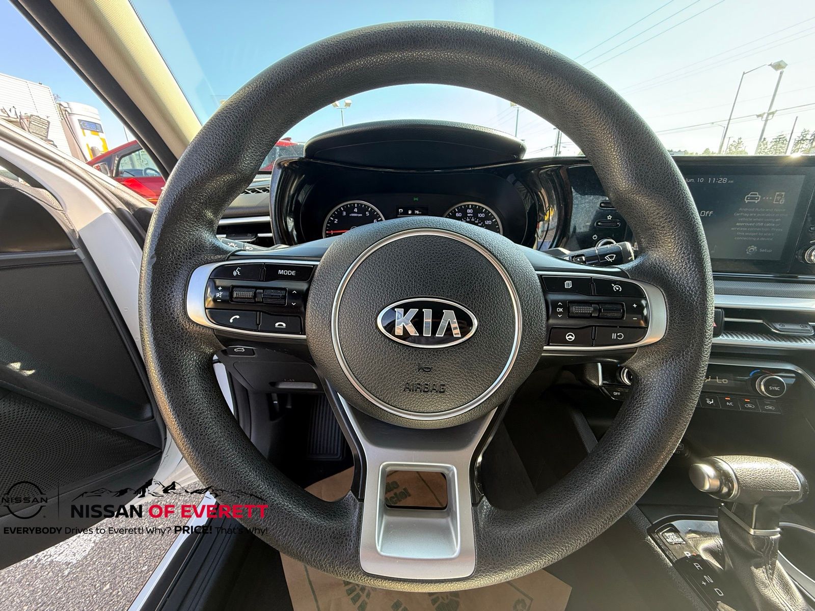 Vehicle image 14 of 22
