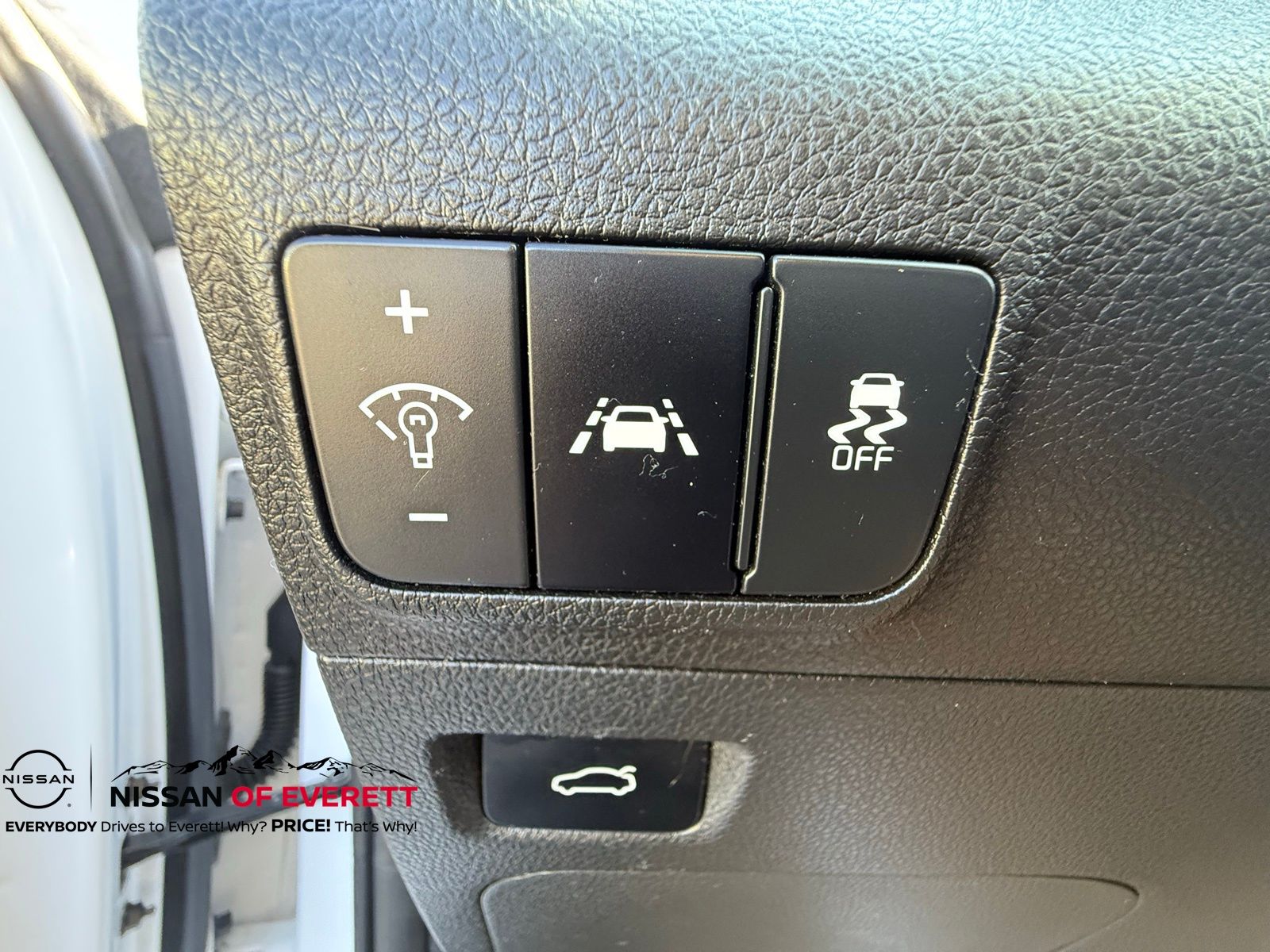 Vehicle image 13 of 22