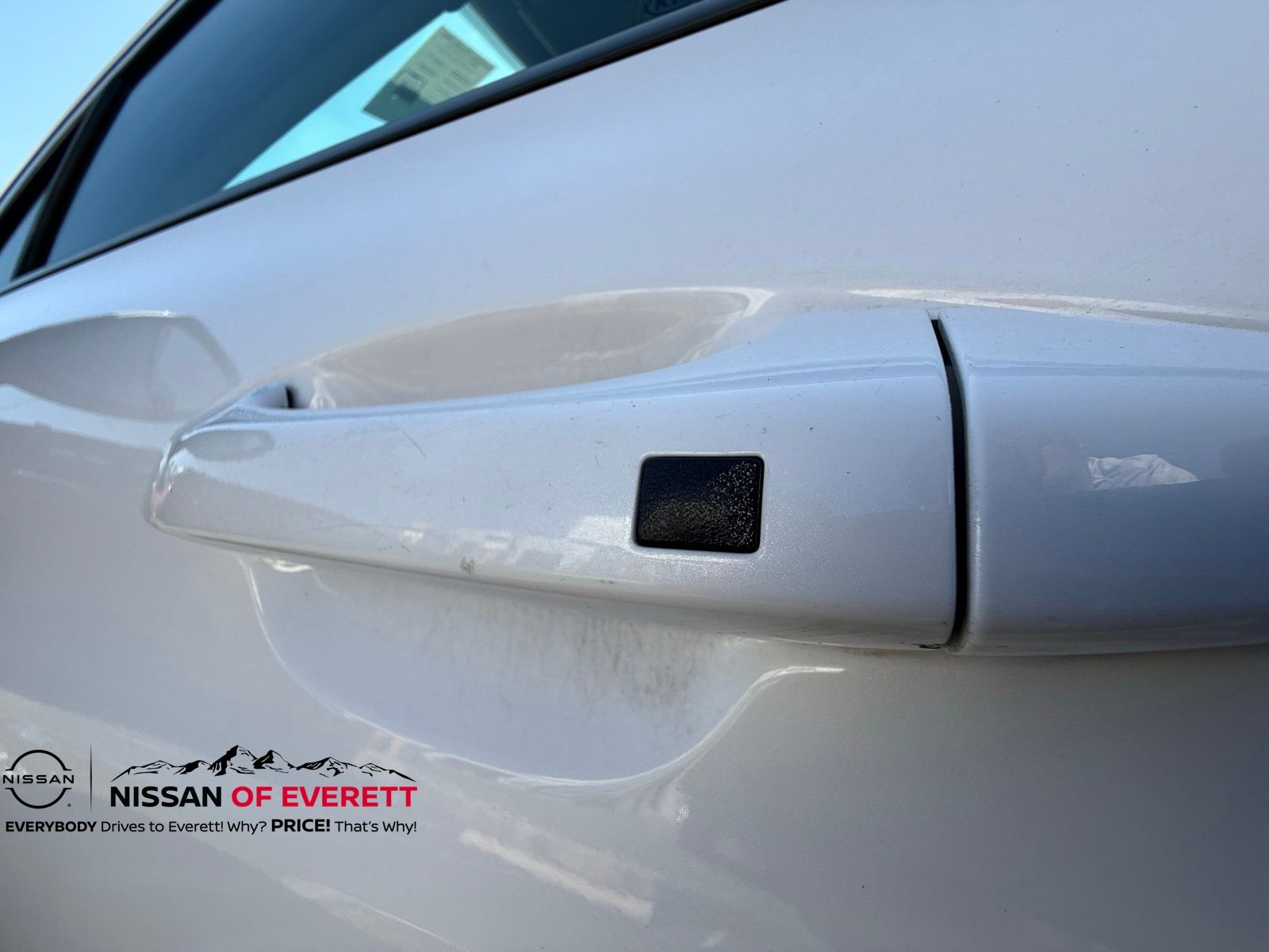 Vehicle image 9 of 22