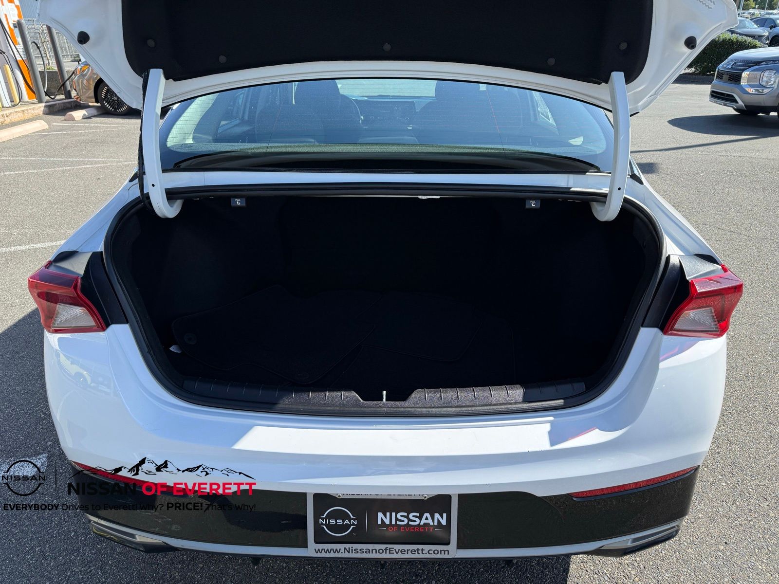 Vehicle image 7 of 22