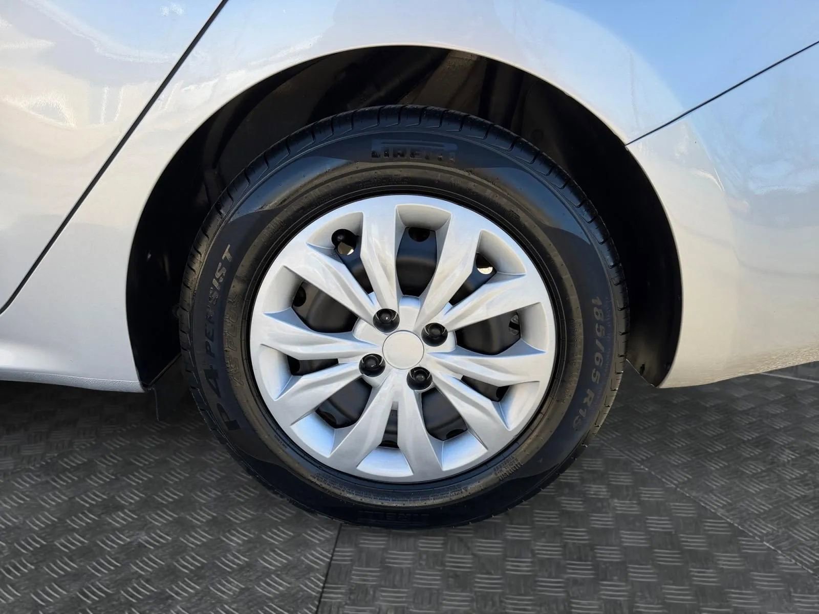 2021 Kia Rio S Image 12 of 26