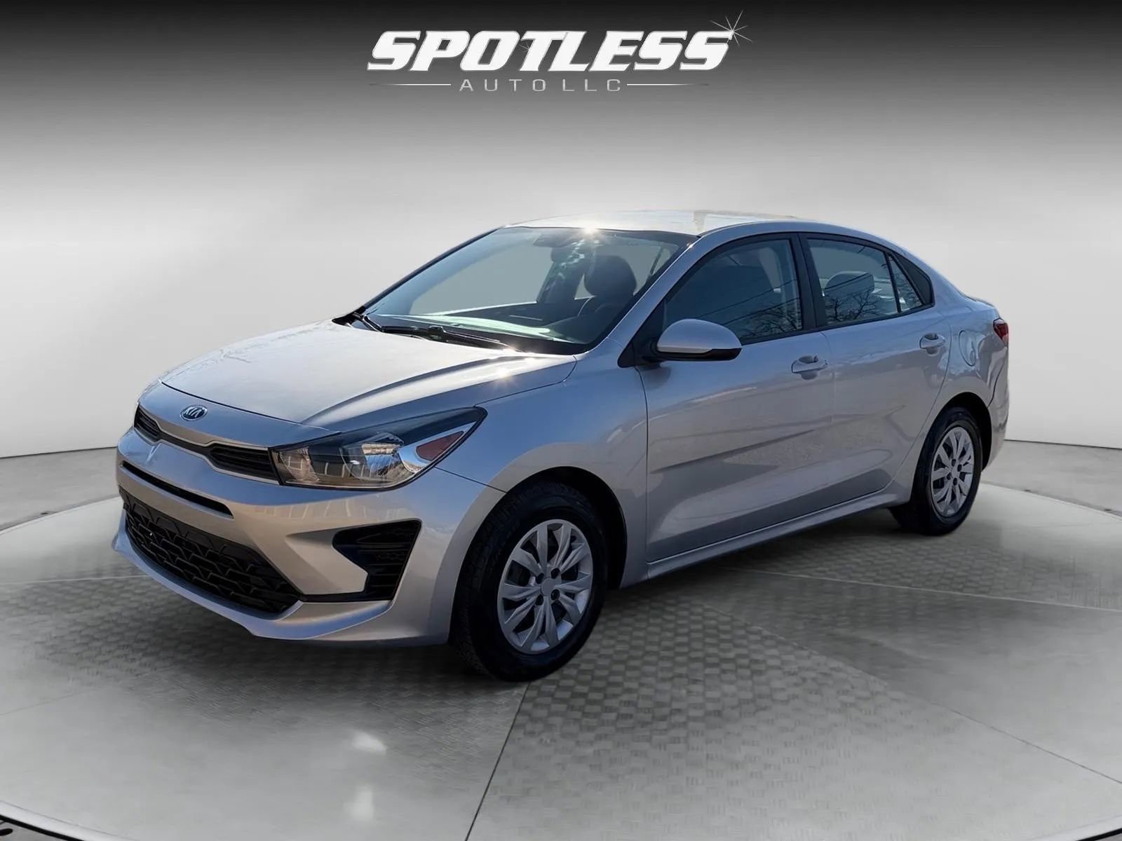 2021 Kia Rio S Image 2 of 26
