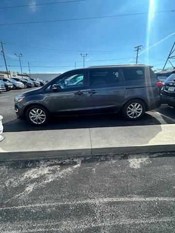2021 Kia Sedona EX Image 3 of 7
