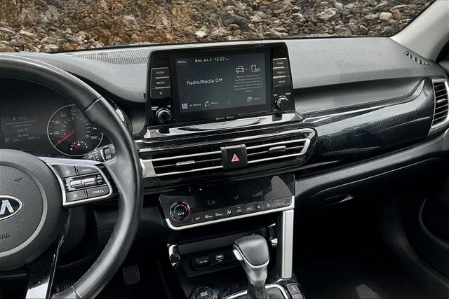 Vehicle image 20 of 33
