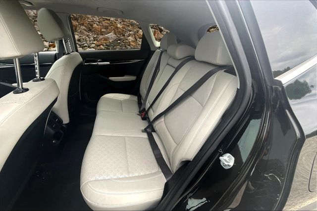 Vehicle image 10 of 33